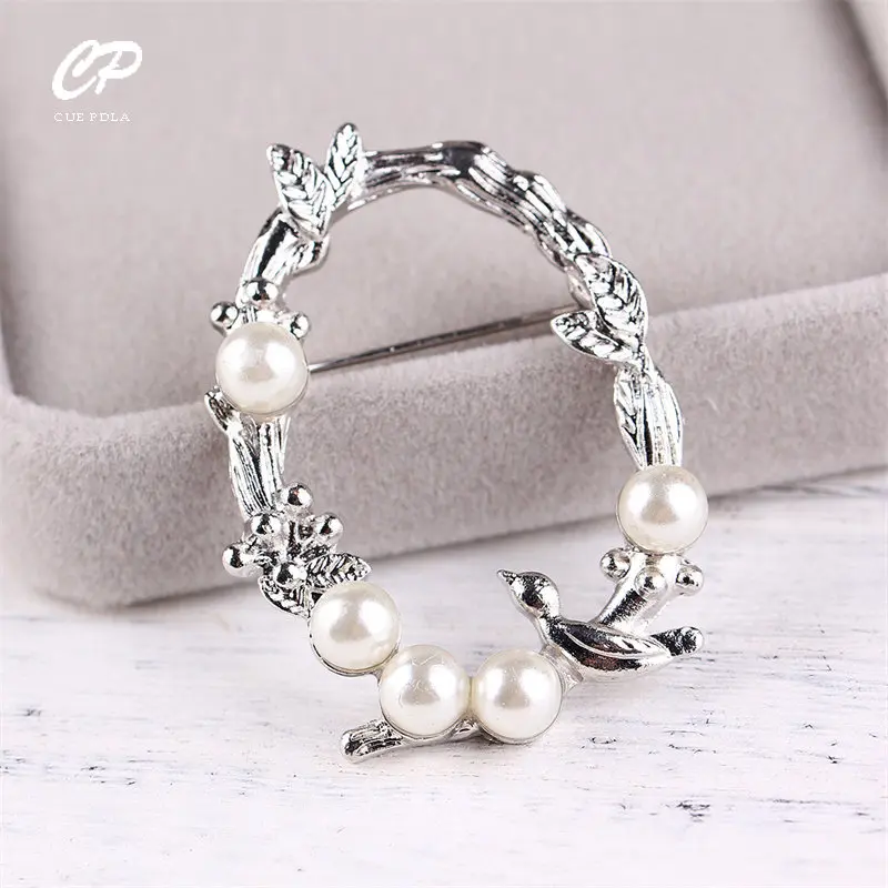 

Vintage Hollow Lovely Simple Fashion Alloy Tree Branch Bird Pearl Brooch Leaf Ancient Rattan Pearl Brooch