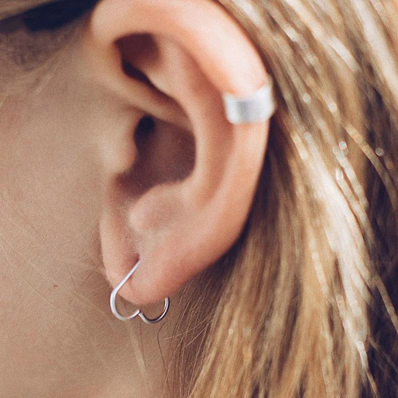 

2PCS Earrings for Women Ear Cuff Black Non-Piercing Ear Clips Fake Cartilage Earrings Clip Earrings for Women Wholesale Jewelry