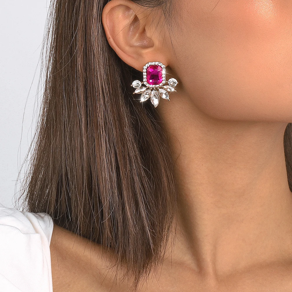 

Simple Luxury Geometric Rhinestones Stud Earrings For Women Fashion Personality Temperament Earrings Ladies Dinner Party Jewelry