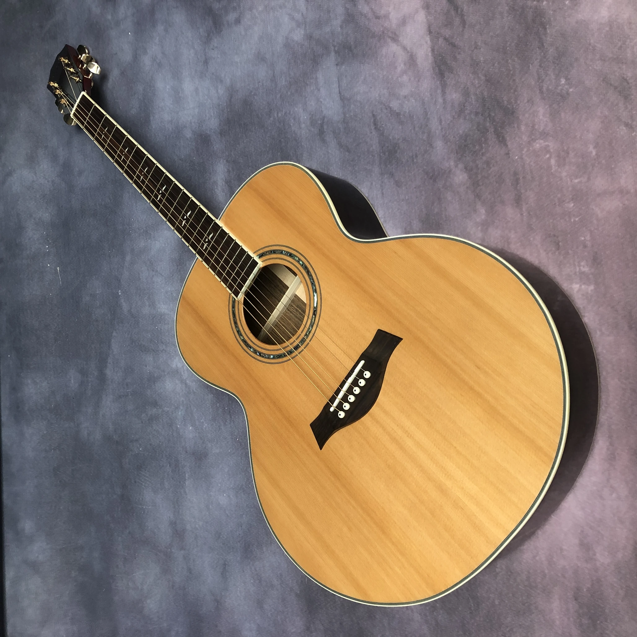 

43 "Jumbo J200 series solid wood profile acoustic guitar