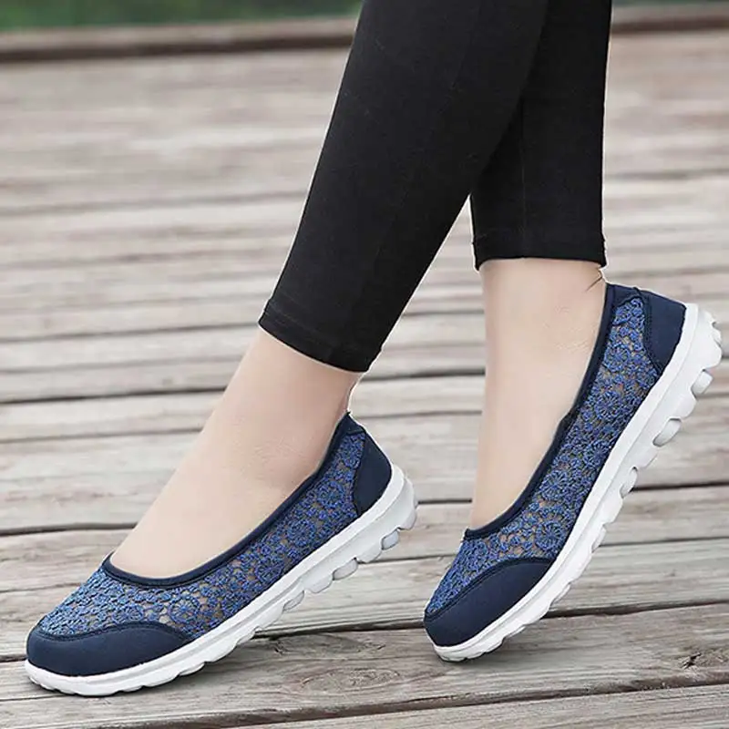New Summer Fisherman Shoes Women Flower Hollow Flat Shoes Soft Sole Walking Elderly Leisure Shoes Breathable Mother Slip-on Shoe