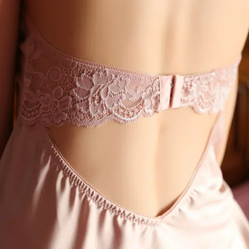 

Мягкая кружевная ночная рубашка из вискозы с открытой спиной