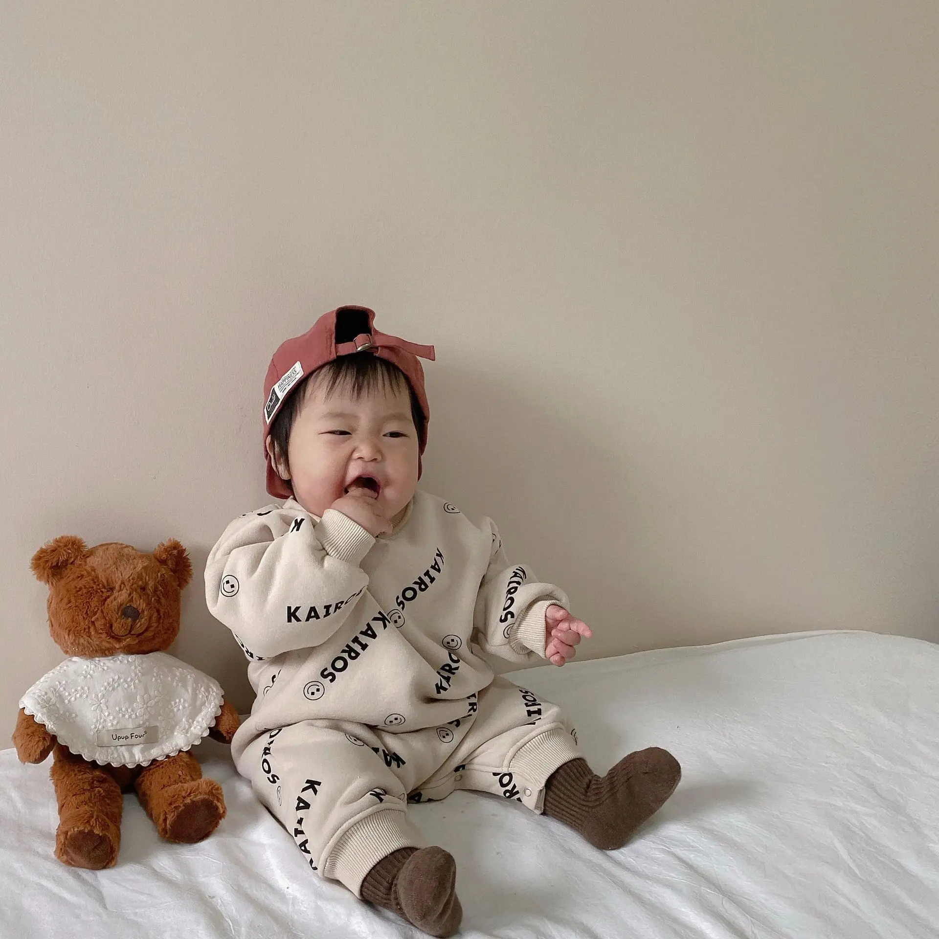 

2022 Autumn Winter Baby Retro Letter Thicken Romper Girl Infant Smile Plus Fleece Long Sleeve Jumpsuit Boy Toddler Cotton Onesie