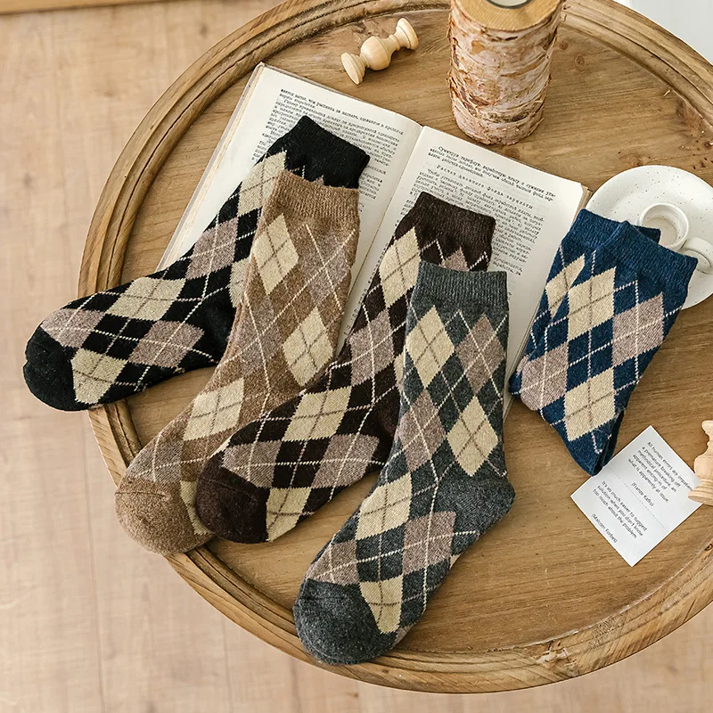 

3 пары зимние женские супер толстые теплые высококачественные Ретро снежные повседневные антифризованные шерстяные носки в стиле Харадзюк...