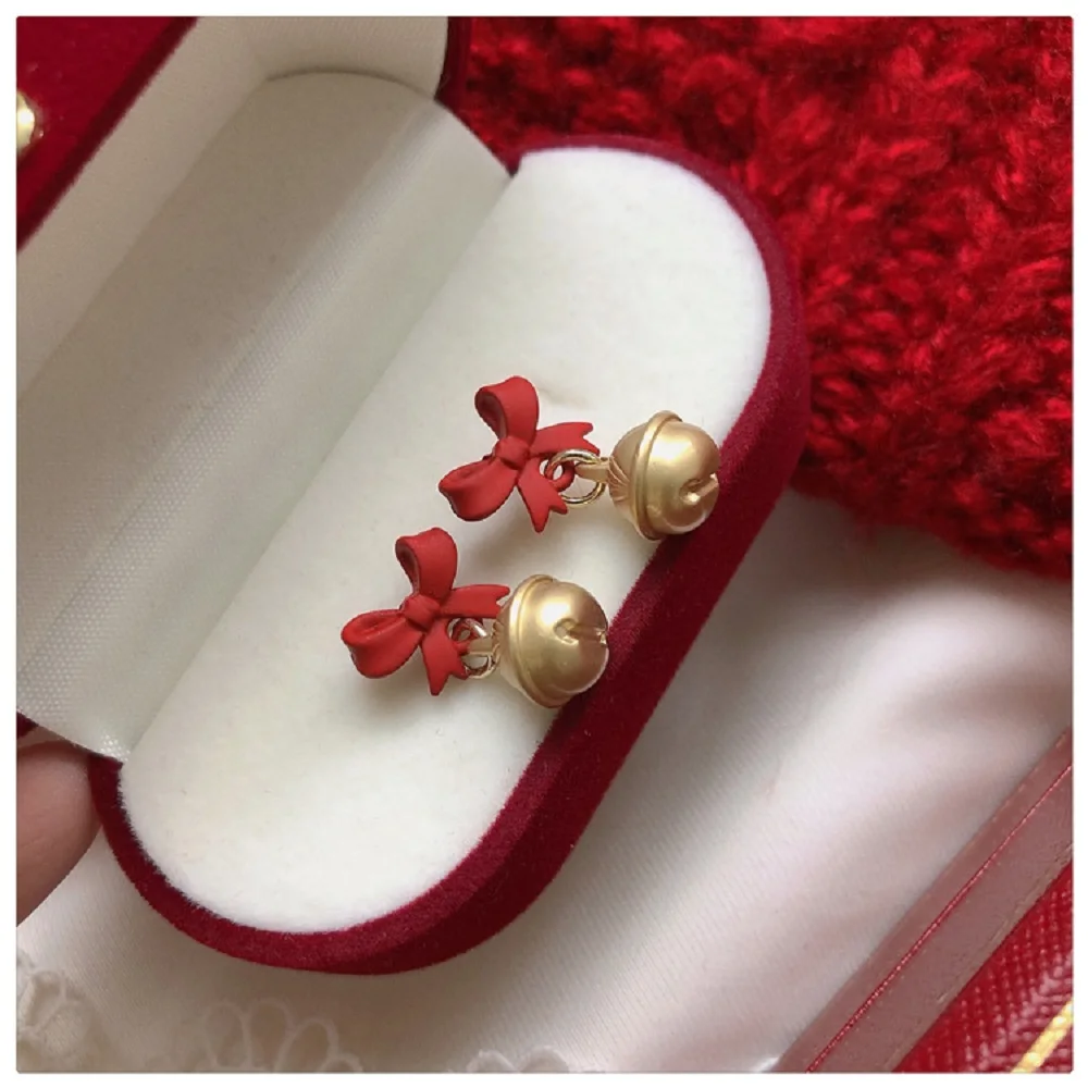 

Korean Light Luxury Imitation Retro Metal Jingling Bell Stud Earrings Ladies Fashion Crystal Elegant Jewelry Everyday Party