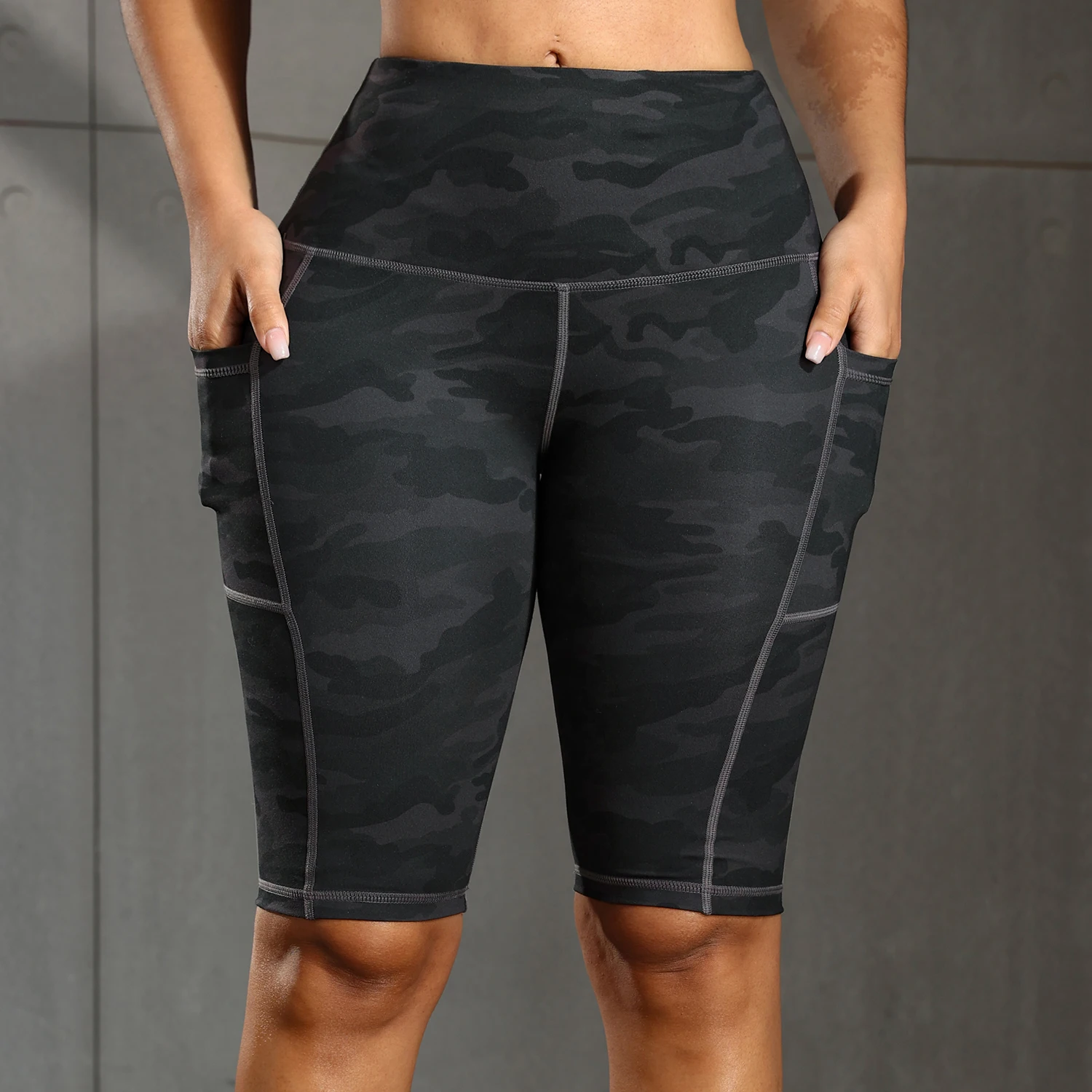 Женские камуфляжные шорты для йоги CHRLEISURE велосипедные с 3 карманами и эффектом