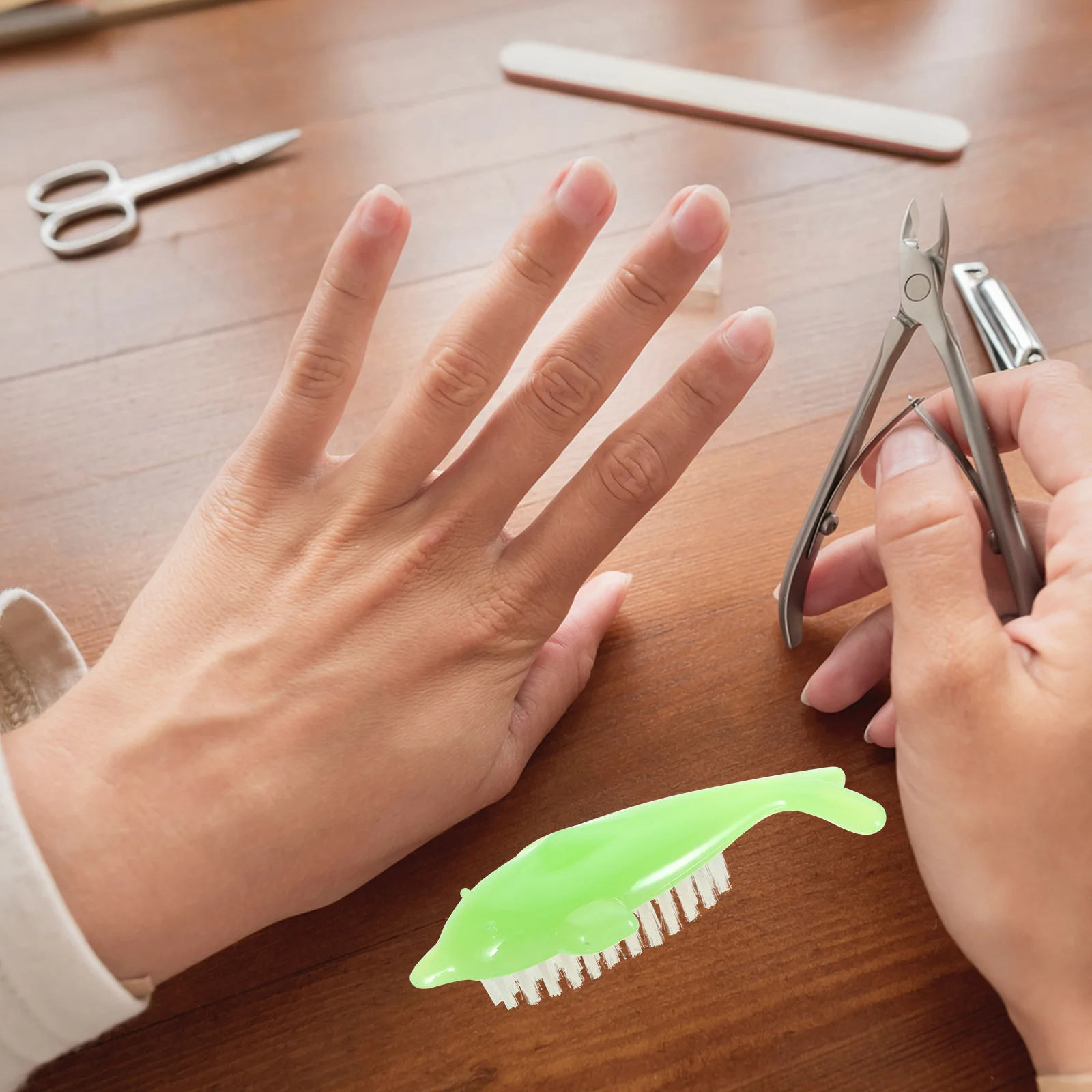 

4Pcs Dolphin Shaped Nail Brushes Maincure Tools Nail Brushes (Random Color)