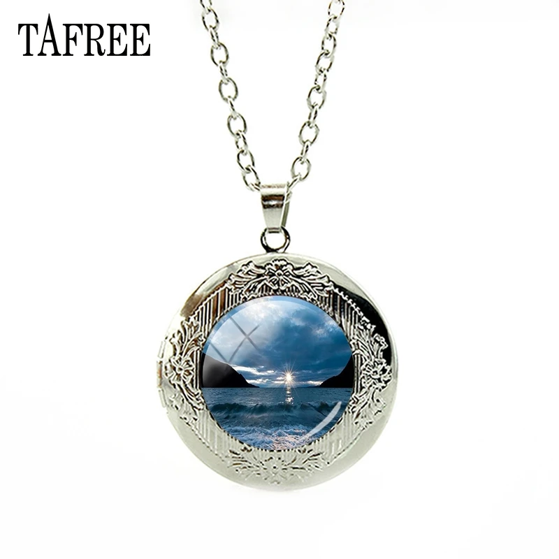 

Famous Lake Baikal Beautiful Picture Locket Necklace The World's First Deep Lake Decoration Pendant Chain Jewelry FA634