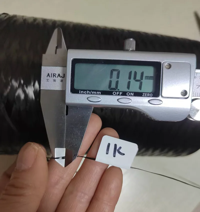 1K волоконная нить из углеродного волокна 3800MPa Длина 1000 м