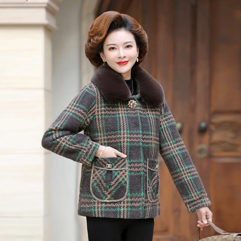 

Женская зимняя куртка с меховым воротником среднего возраста, искусственная норковая бархатная кашемировая куртка высокого качества, среднего возраста