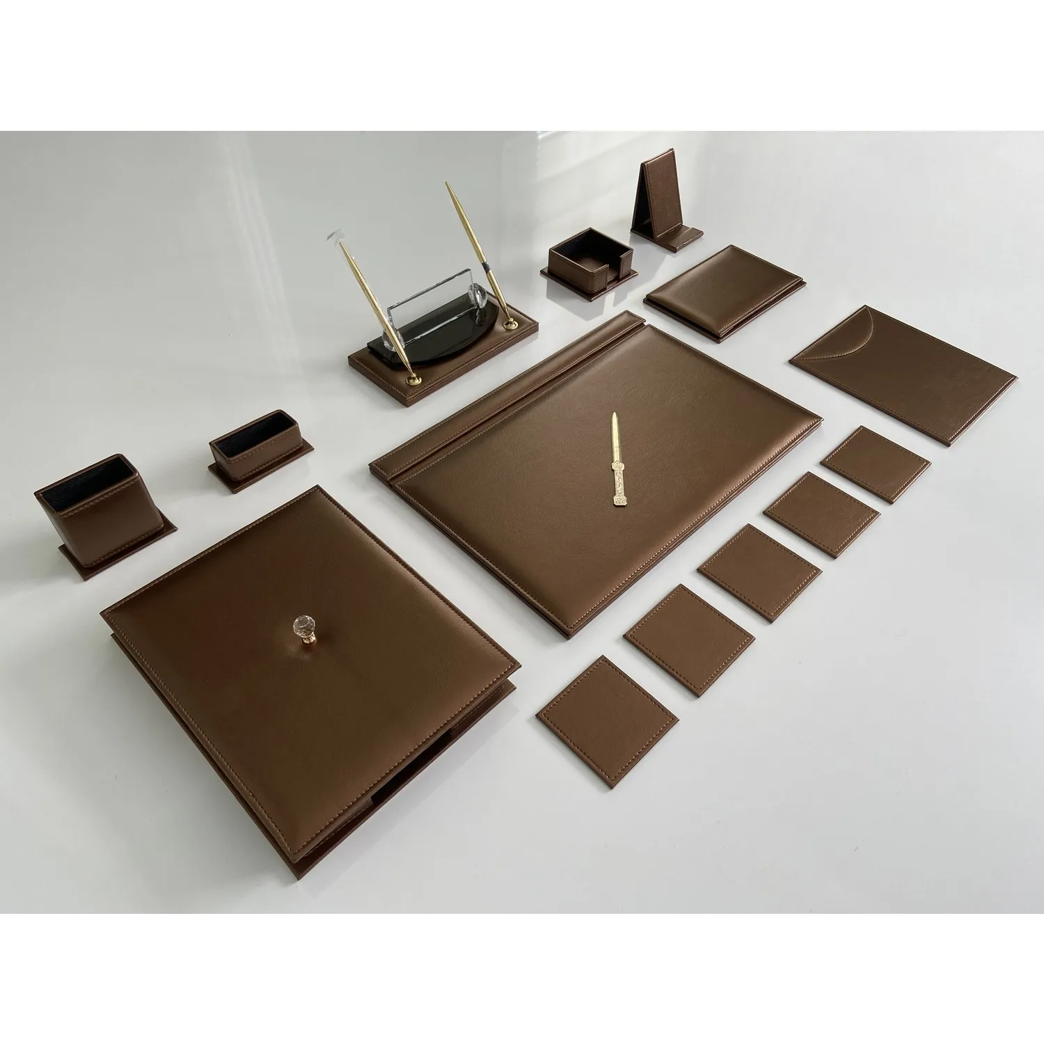 Copper Gold Desk Set Desktop Layout Ideal For Modern Design Elegant Functional Easy Clean Sümen Valley