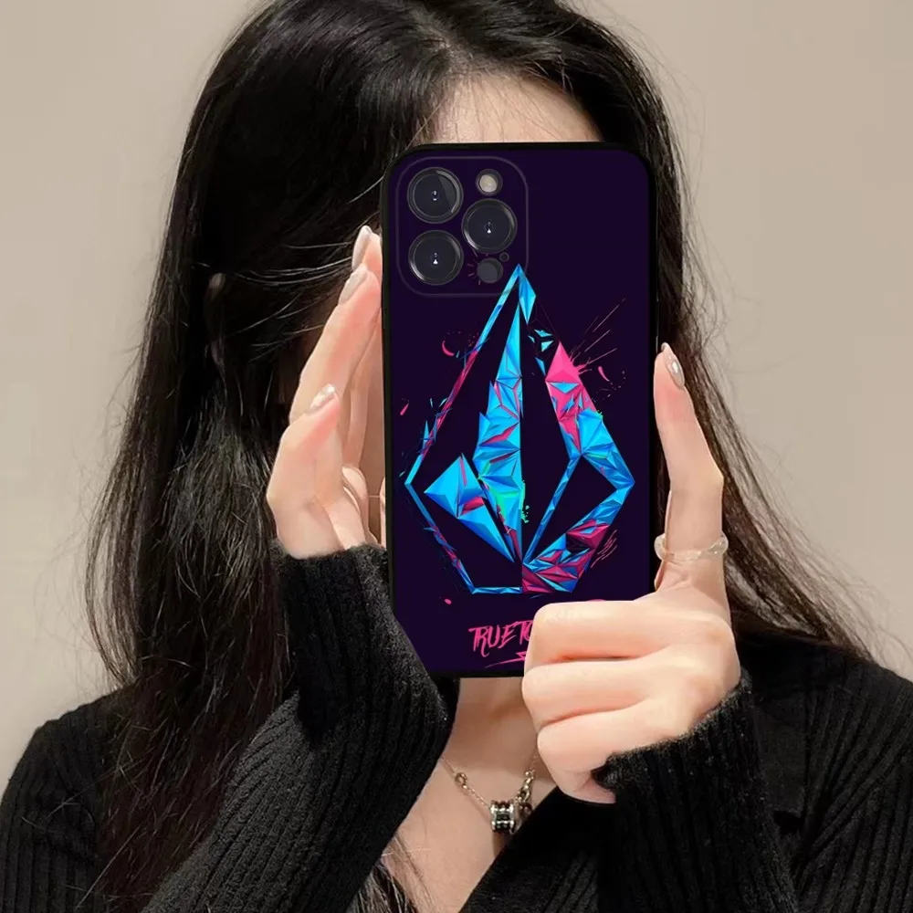 Luxury V-Volcom Phone Case For iPhone 15 14 11 12 13 Mini Pro XS Max Cover 6 7 8 Plus X XR SE 2020 Funda Shell