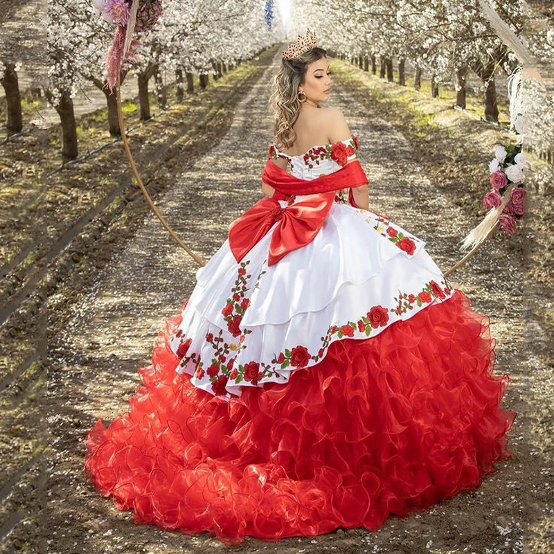 

Luxury Organza Ruffles Mexican Quinceanera Dresses Black With Red Gothic Embroidery Flowers Sweet 15 Ball Gown Vestidos Xv Años