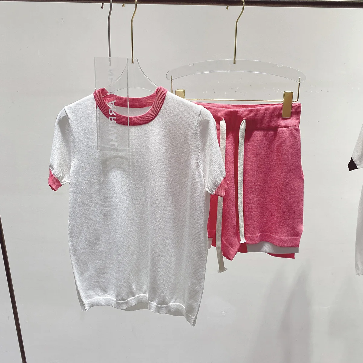 

2022 Summer Women Short Sleeve Stes Top+Shorts Cotton Matching Color High Waist 2 Pieces Sport Casual O-Neck Korean Design