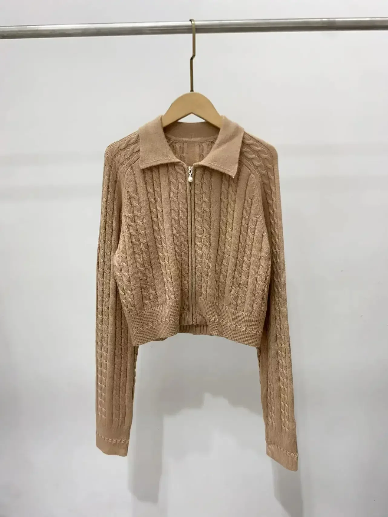 

2023 Autumn and Winter New Lapel Zipper Cardigan Women