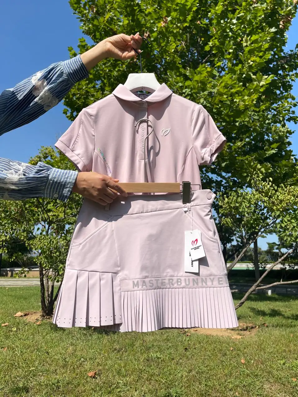 

Korean women's golf clothing in spring and summer, women's quick-drying sports, short skirt pants skirt short sleeve suit