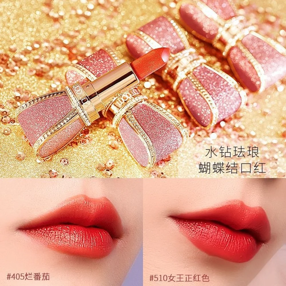 

Взрывоопасная матовая помада Стразы