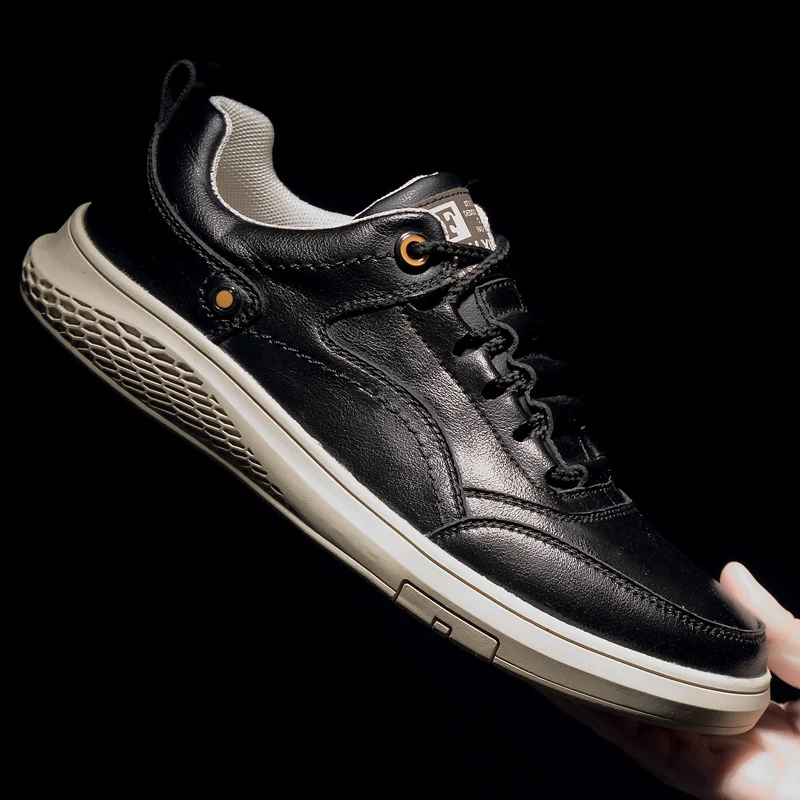 

Style Men's British Leather Casual Lace Up Round Toe Climbing Upscale Shoes Classic Male Breathable Outdoor School Flats Shoes