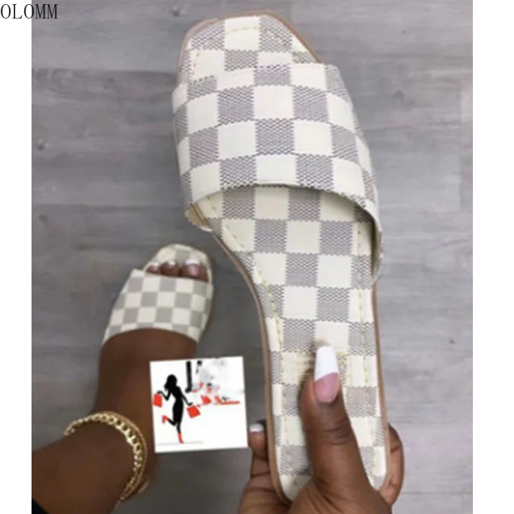 

Летние женские тапочки, удобные нескользящие женские тапочки, модная Уличная обувь на плоской подошве с открытым носком и клетчатым украше...