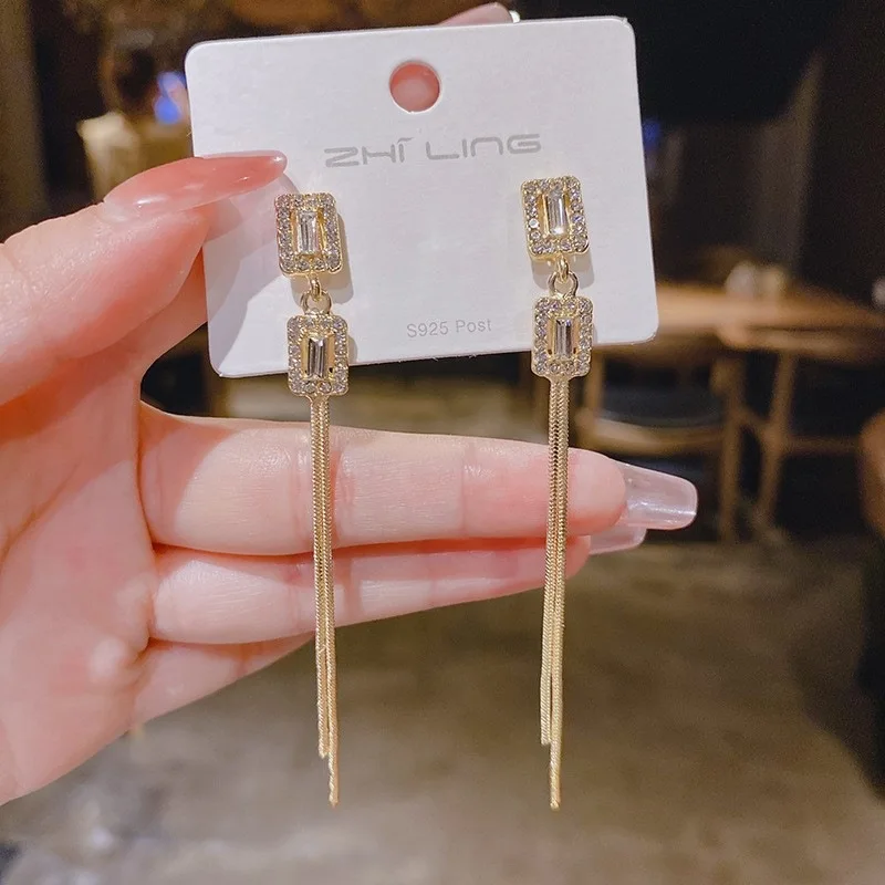 

Korean temperament high-grade tassel fashionable and versatile 925 silver needle earrings women's 2023 new fashion