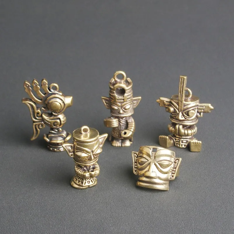 

Antique Brass Sanxingdui Bronze Ware Small Bronze Objects for Cultural Relics