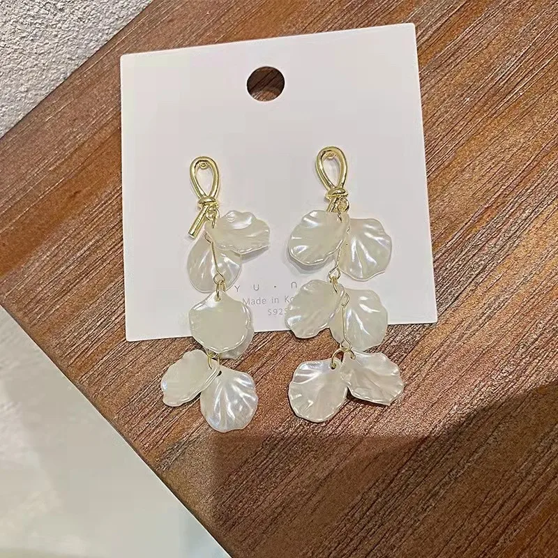 

Elegant Acrylic Flowers Earrings Romantic Leaves Rose Petals Dangle Earrings for Women 2022 New Statement Trendy Party Jewelry
