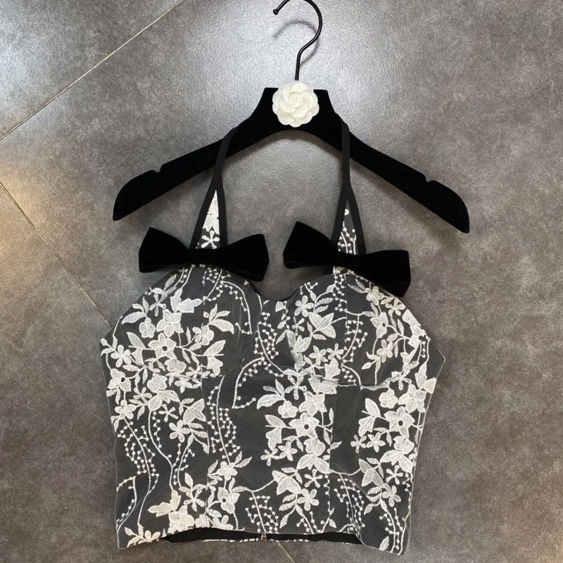 

Spring 2022 Summer New Arrival Sleeveless Bow Embroidery Floral Print Halter Sexy Camisole GD746