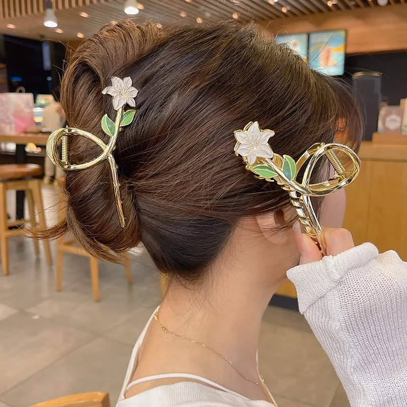 

Fashion Women Metal Flower Hair Claw Elegant Strong Lily Shark Hair Clips Girls Sweet Geometric Ponytail Headwear