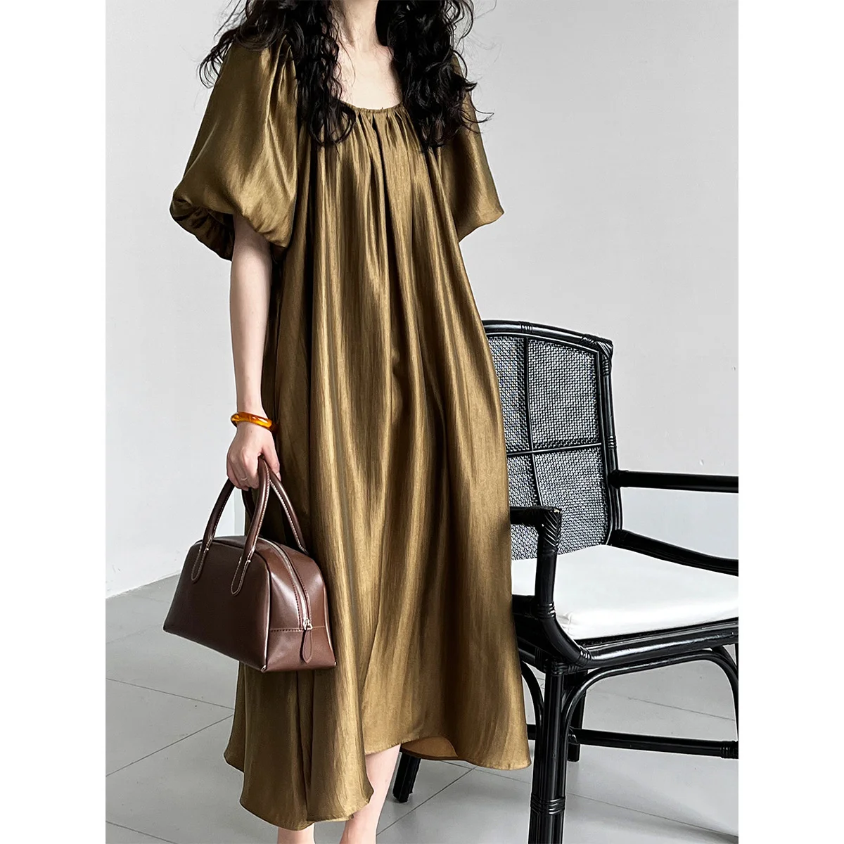 

Женское Атласное Платье макси с блестками и открытыми плечами, летнее милое платье с коротким рукавом и оборками