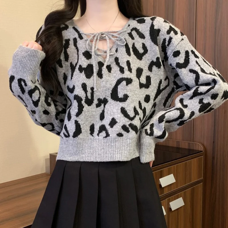 Design Strap V-neck Leopard Print Long sleeve Soft Glutinous Knit Women Winter New Casual All-matching Straight Crop Sweater