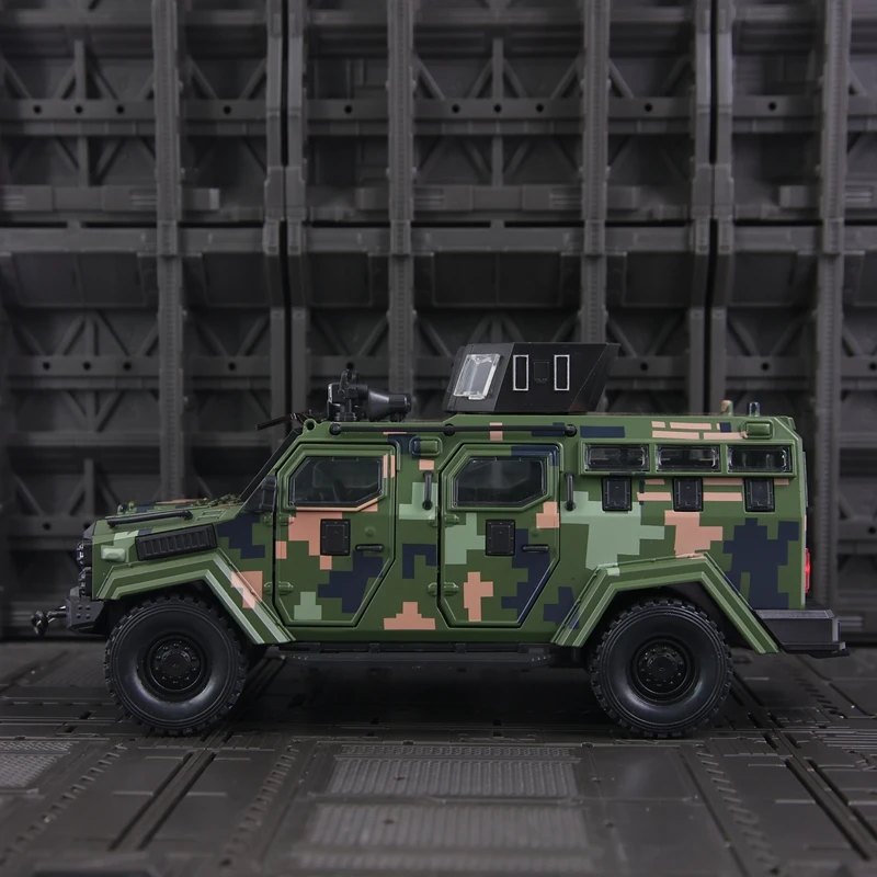 Модель внедорожника 1:24 Swordtooth Tiger Explosion Proof Car Camouflage Alloy с имитацией звука и света. (art.: 3920da491a4e7) - 3920da491a4e7