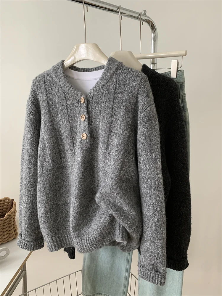 Korean Series Retro Arabesquitic Fabric round Neck Wooden Buckle Pullover Sweater Women Elegant Commuter Autumn and Winter Wa...