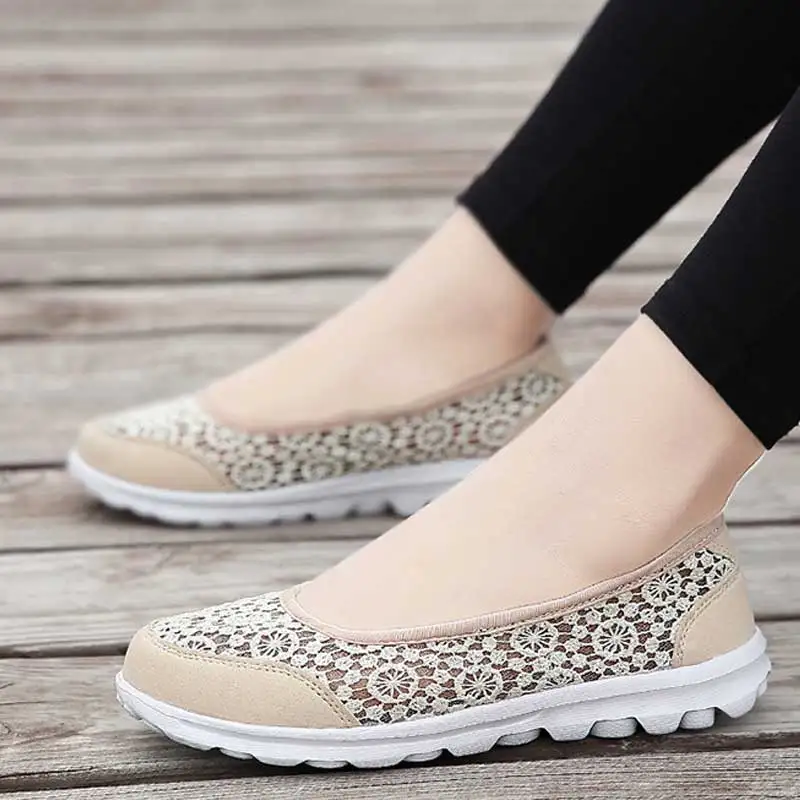 New Summer Fisherman Shoes Women Flower Hollow Flat Shoes Soft Sole Walking Elderly Leisure Shoes Breathable Mother Slip-on Shoe