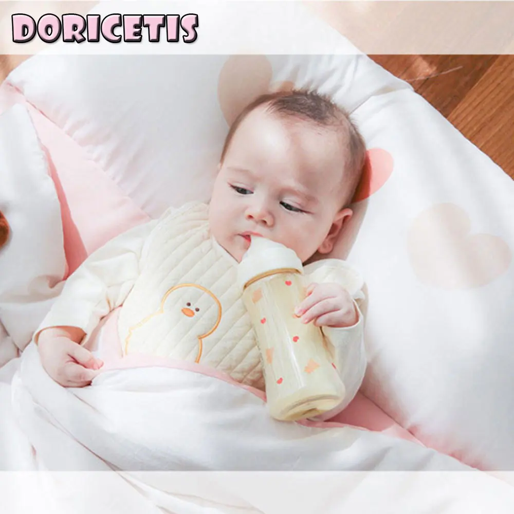 

Newborn Baby Bottle Cute Heart Bear Printing Drinking Bottles With Handle Wide Caliber Multifunctional Dual Use Kids Kettles New