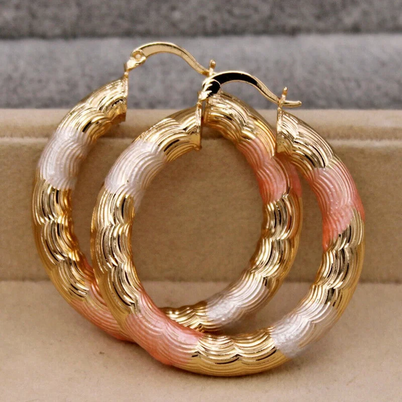 

Simple Retro Geometric Round Big Hoop Earrings Hiphop Street Shooting Spiral Earrings for Women Bridal Wedding Jewelry Gifts
