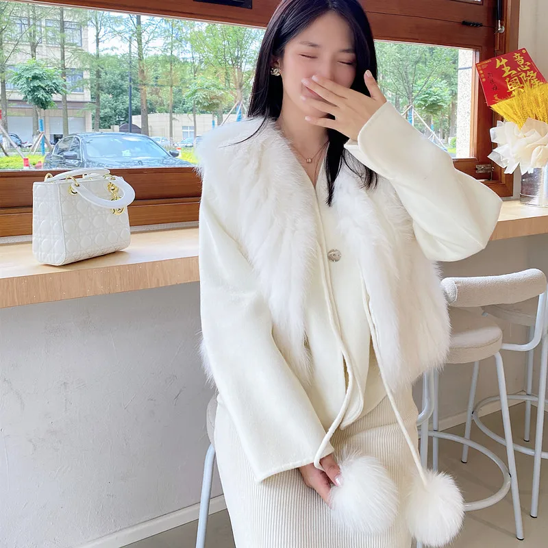 

2023Real fur, Snow Elf Fur Ball Fox Fur Vest Fur Double sided Cloth Short Coat Cute Winter New Two Piece Set Detachable
