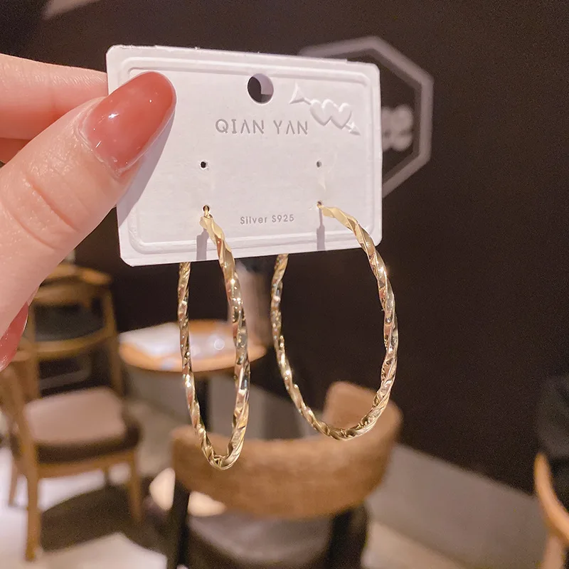 

Textured Ring Stud Earrings Korean Temperament Fashion Personality Internet Celebrity Light Luxury S925 Silver Needle Earrings