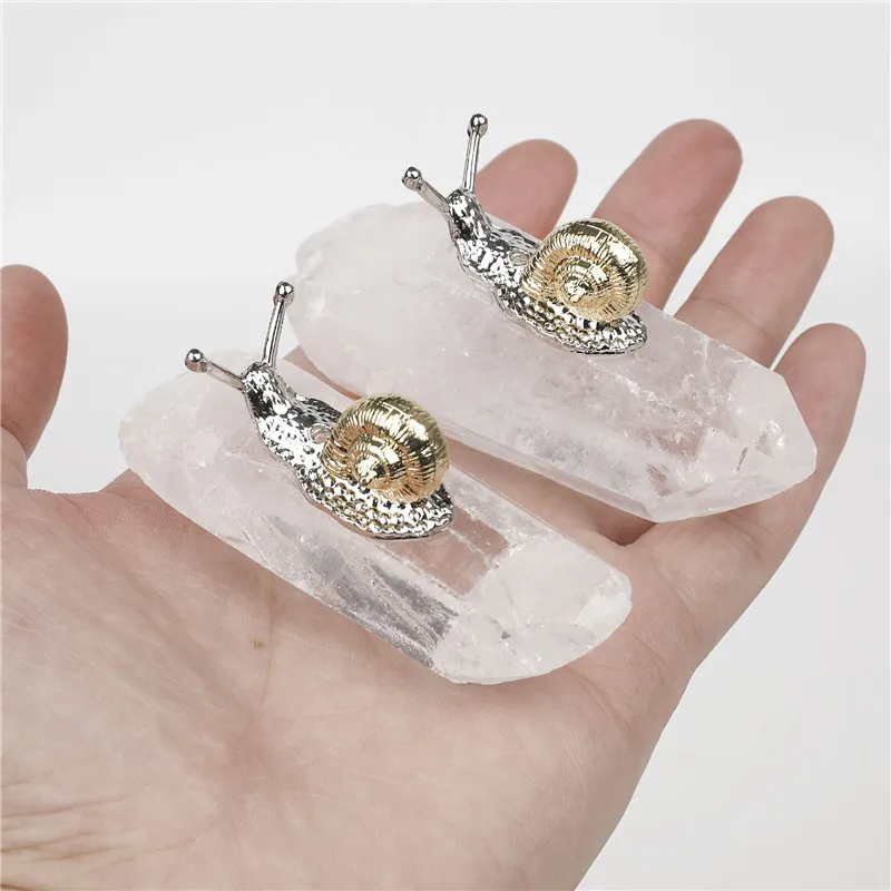

Drop shipping 1pcs Natural White Crystal Column with A Snail Shape Quartz Stones Raw Minerals Home Decor Stones and crystals