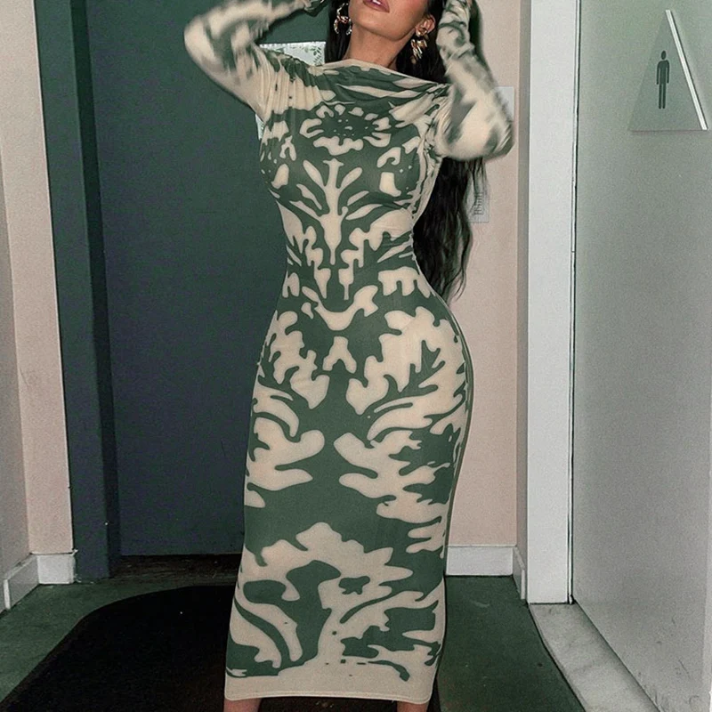 

Женское камуфляжное платье с длинным рукавом и открытой спиной