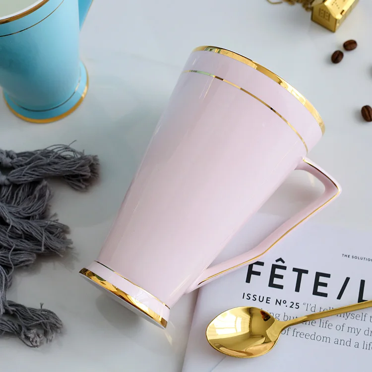 

Bone China Creative Phnom Penh mark water cup large capacity candy color fashion household ceramic tea coffee cup with lid spoon