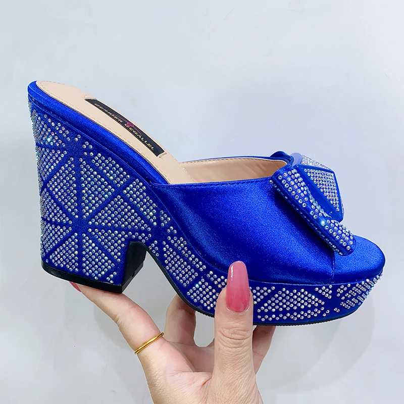 

2023 Fashion Casual African Wedding High Heels Side Full Masonry Solid Color Italian Design Mules Party Carnival Women's Shoes