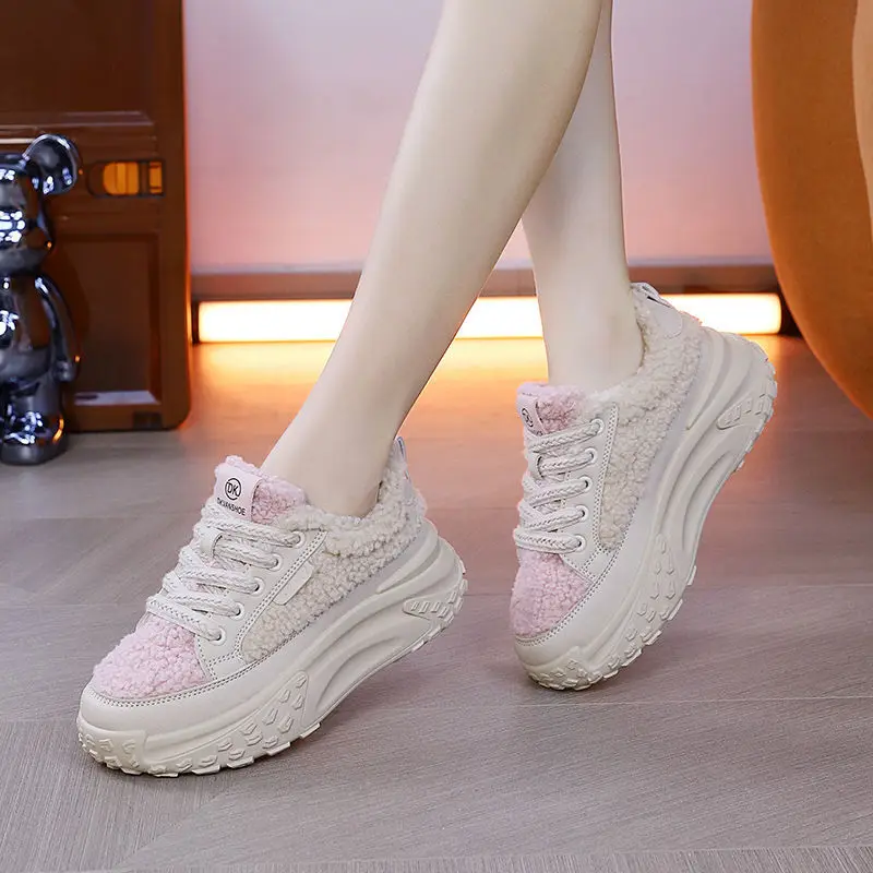 Женская обувь зимние кроссовки на платформе зимняя высоком каблуке с мехом