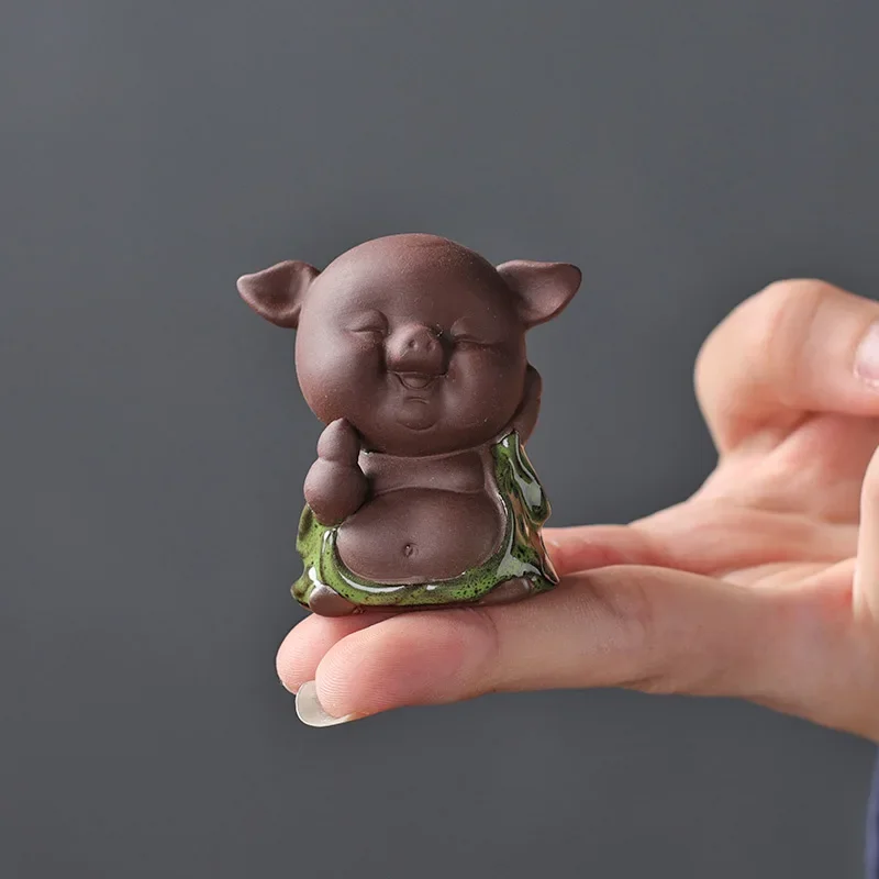 

Фигурки свиней из фиолетовой глины NLSLASI