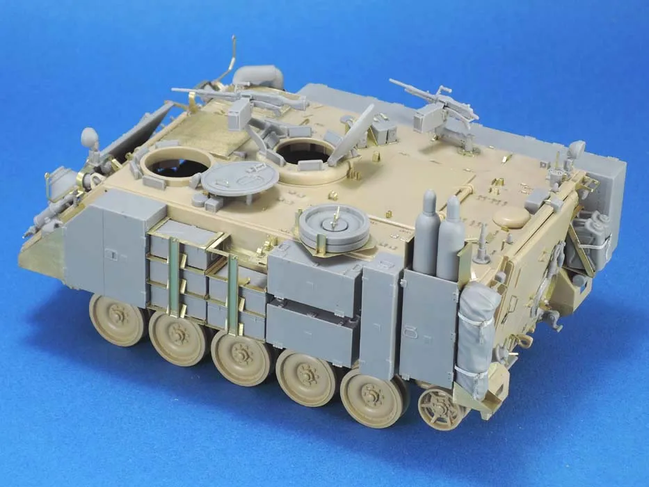 1/35 набор для сборки модели из литой смолы M113 APC модификация по почте (с M113A2/A3) без