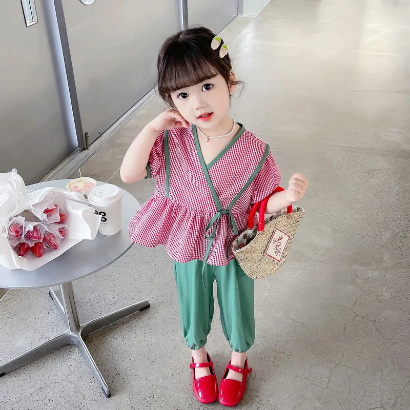 

Комплекты одежды для маленьких девочек, летние детские клетчатые топы с V-образным вырезом и штаны, 2 шт., детская одежда для отдыха на море, детская одежда