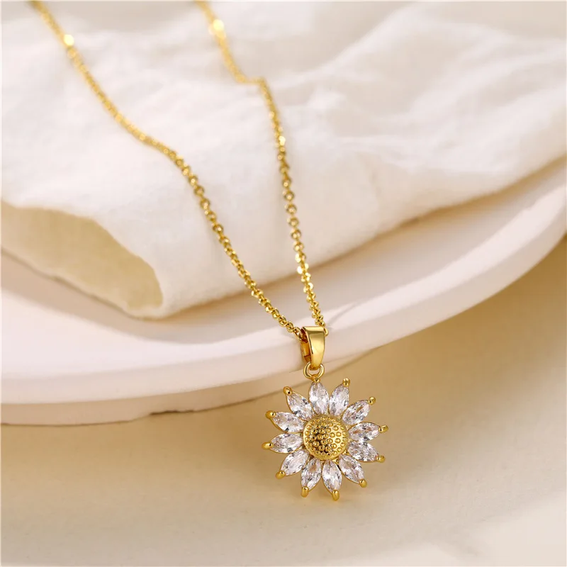 

SUNFLOWER Necklace Female 18K Gold Titanium Steel Flower Necklace Sunflower Zircon Clavicle Chain Cold Wind Pendant