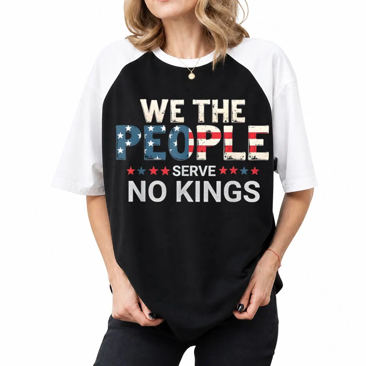 Фото Винтажная футболка с принтом «We The People Serve No Kings» (США), женская хлопковая футболка с коротким рукавом реглан, к 250-летию 4 июля №1