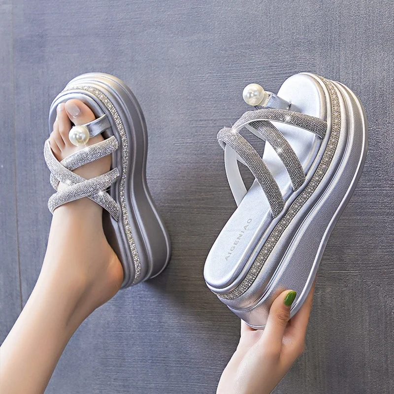 2023 Sandals Summer Chunky Shoes Woman Flip Flops Women Slippers Diamond High Heels Platform Shoes Comfortable Wedge Beach Shoes