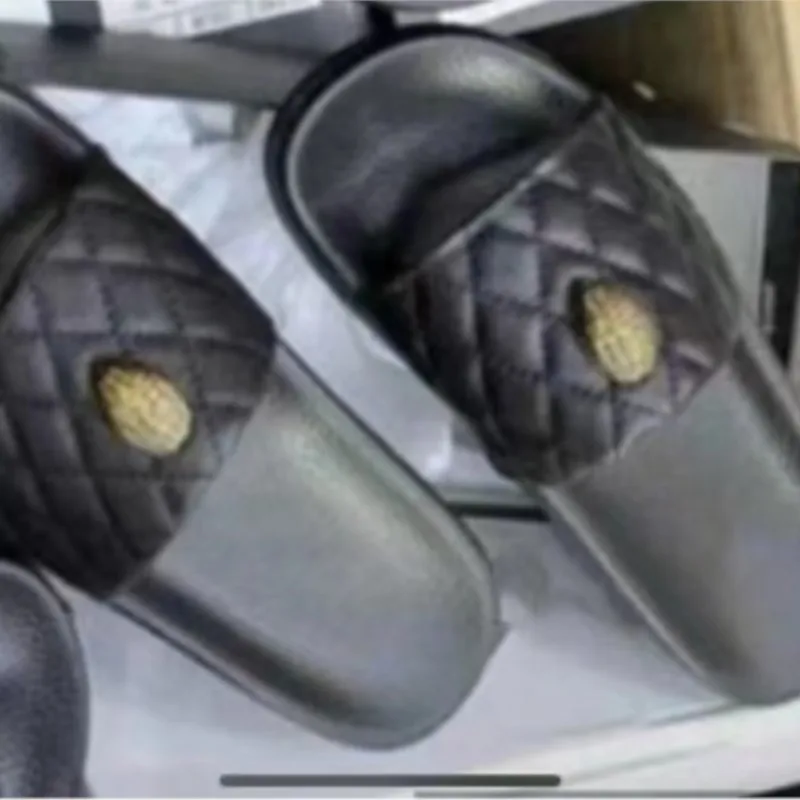 women slippers Eagle Head Diamond Buckle Sandals Designer Hardware outdoor flat heel  Ladies Sandals 37-43 Size women slides