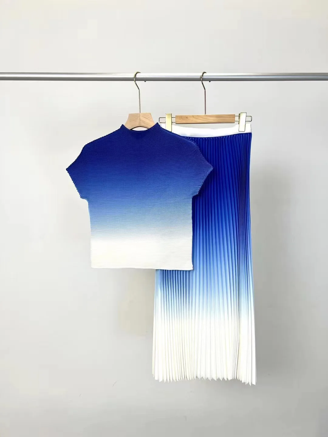 Женская плиссированная юбка с градиентом и облегающий плиссированный топ